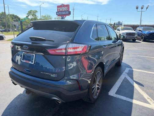 Blue 2019 Ford Edge Titanium