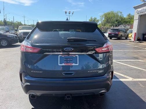 Blue 2019 Ford Edge Titanium