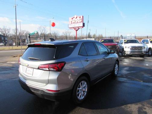 2023 Chevrolet Equinox LS
