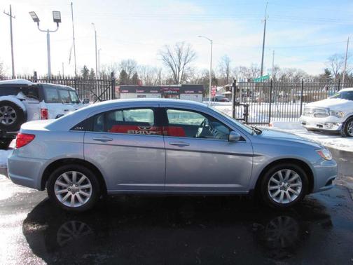 2013 Chrysler 200 Touring