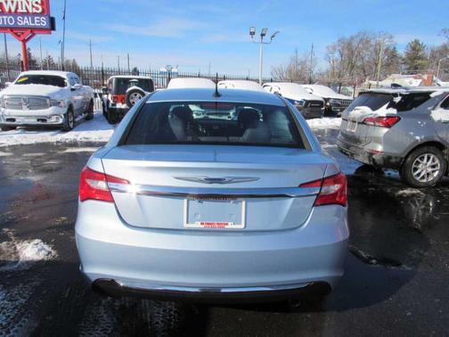2013 Chrysler 200 Touring
