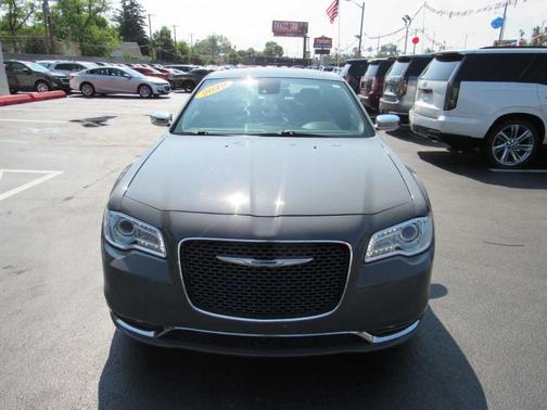 2019 Chrysler 300 Limited