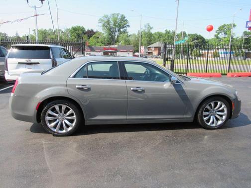 2019 Chrysler 300 Limited