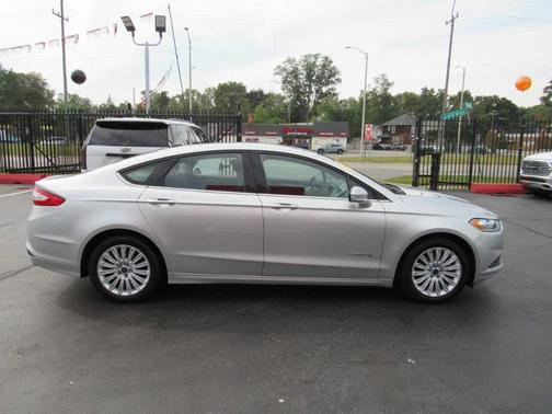 2014 Ford Fusion Hybrid SE