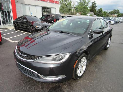 2017 Chrysler 200 Limited