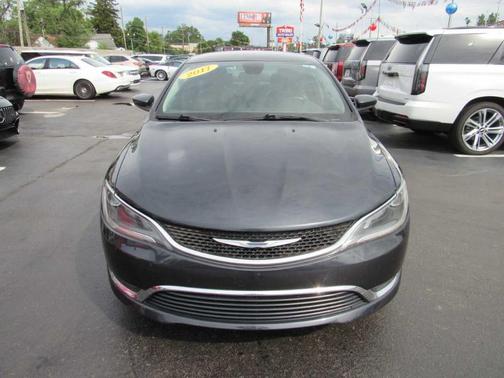2017 Chrysler 200 Limited