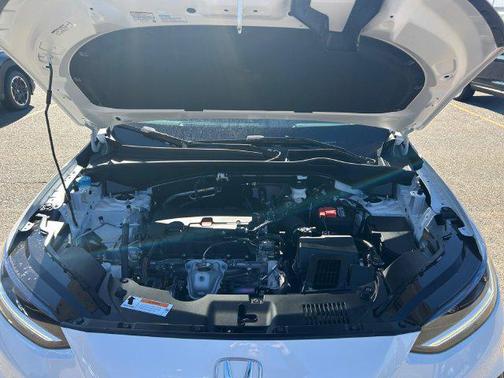 Platinum White Pearl 2027 Honda HR-V EX-L