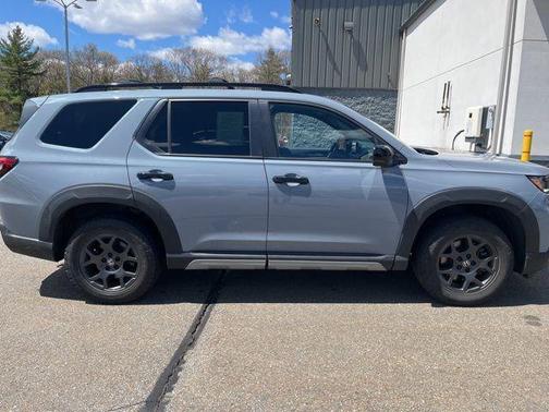 Sonic Gray Pearl 2023 Honda Pilot AWD TrailSport