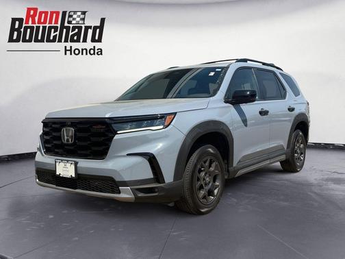 Sonic Gray Pearl 2023 Honda Pilot AWD TrailSport