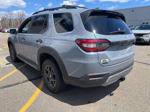 Sonic Gray Pearl 2023 Honda Pilot AWD TrailSport