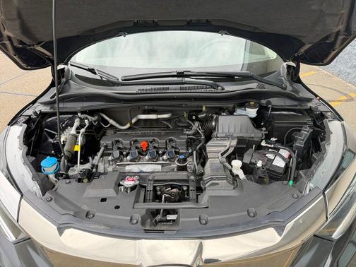 Crystal Black Pearl 2021 Honda HR-V EX