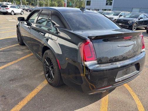 2022 Chrysler 300 Touring