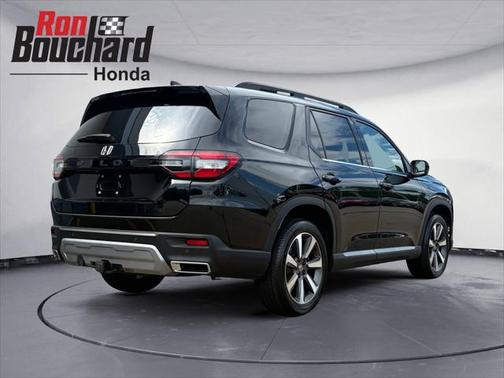 2023 Honda Pilot Touring 8-Passenger