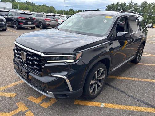 2023 Honda Pilot Touring 8-Passenger