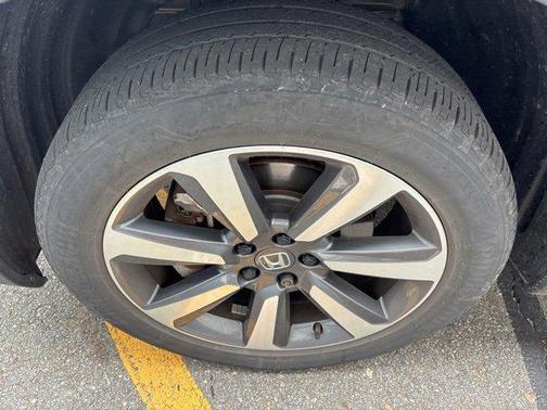 2023 Honda Pilot Touring 8-Passenger