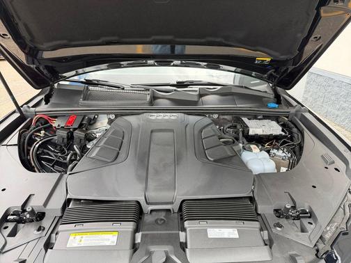 Black 2019 Audi Q7 55 Premium