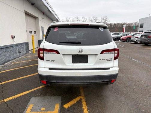 2021 Honda Pilot AWD Black Edition