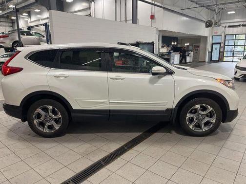 White Diamond Pearl 2017 Honda CR-V EX-L