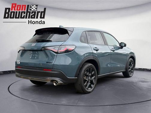 Nordic Forest Pearl 2024 Honda HR-V AWD Sport