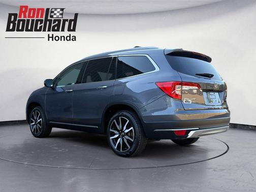 2022 Honda Pilot Touring 8-Passenger
