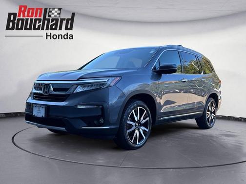 2022 Honda Pilot Touring 8-Passenger