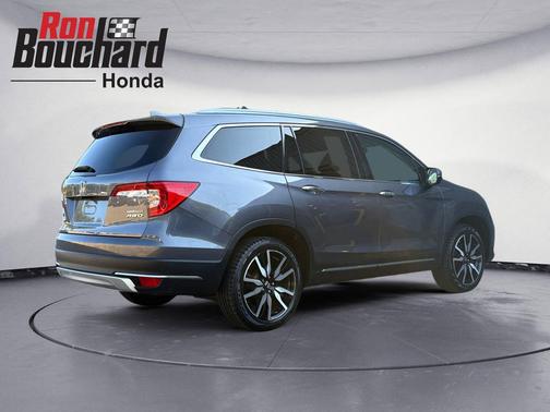 2022 Honda Pilot Touring 8-Passenger