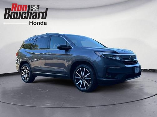 2022 Honda Pilot Touring 8-Passenger
