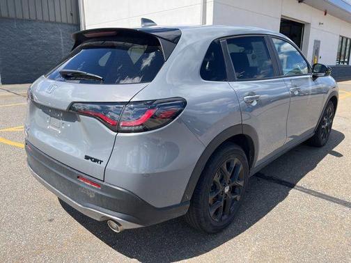 Urban Gray Pearl 2025 Honda HR-V AWD Sport