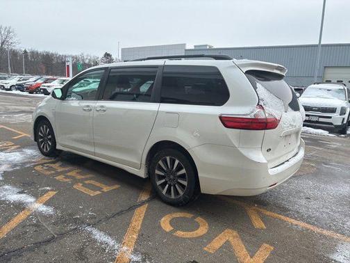 2018 Toyota Sienna 