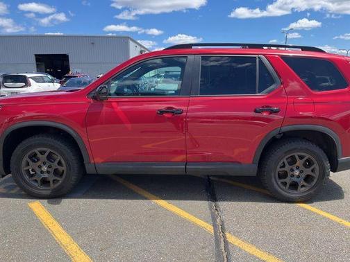 Radiant Red Metallic II 2025 Honda Pilot TrailSport