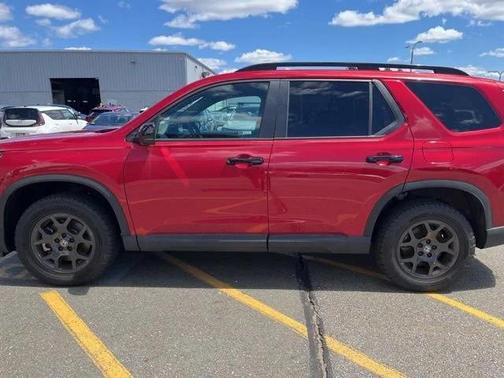 Radiant Red Metallic II 2025 Honda Pilot TrailSport