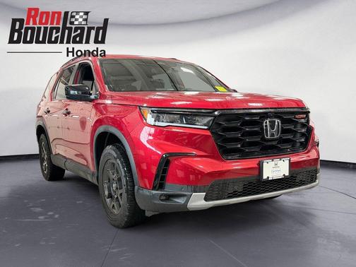 Radiant Red Metallic II 2025 Honda Pilot TrailSport
