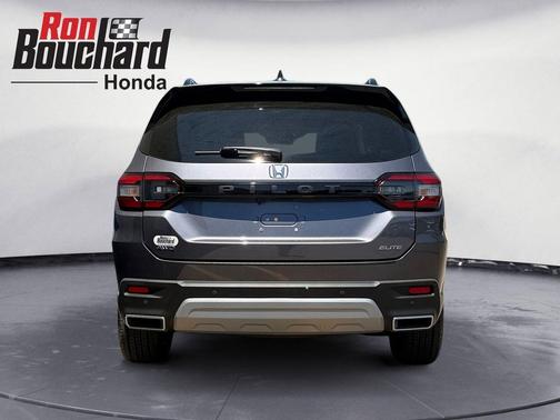 Gray 2023 Honda Pilot AWD Elite