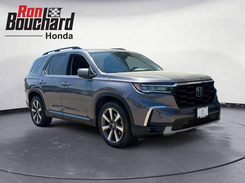 Gray 2023 Honda Pilot AWD Elite