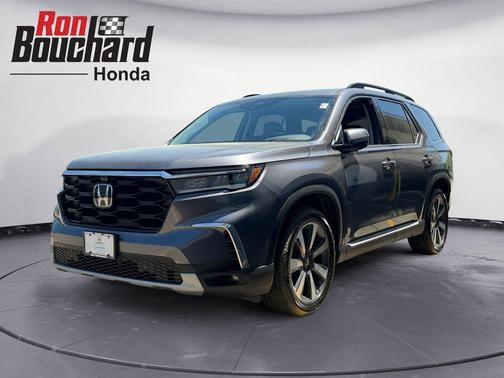 Gray 2023 Honda Pilot AWD Elite