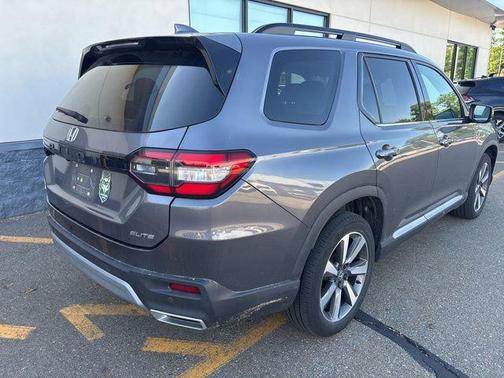 Gray 2023 Honda Pilot AWD Elite