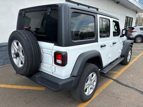 2022 Jeep Wrangler Unlimited Sport