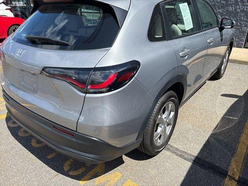 Lunar Silver Metallic 2023 Honda HR-V LX