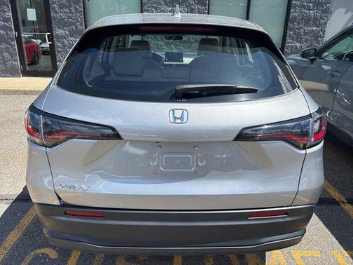 Lunar Silver Metallic 2023 Honda HR-V LX