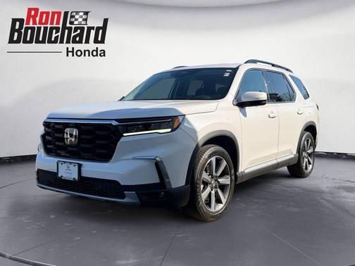 Platinum White Pearl 2023 Honda Pilot AWD Elite