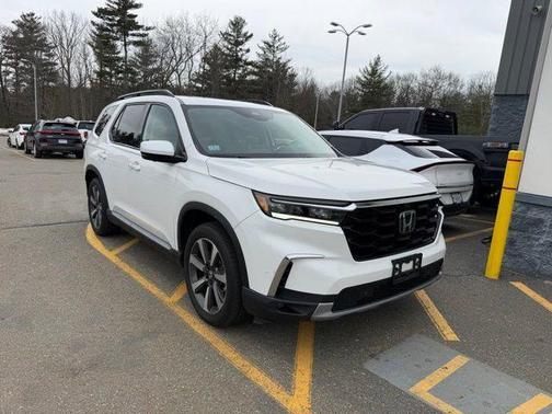 Platinum White Pearl 2023 Honda Pilot AWD Elite