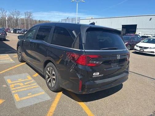 Crystal Black Pearl 2025 Honda Odyssey EX-L