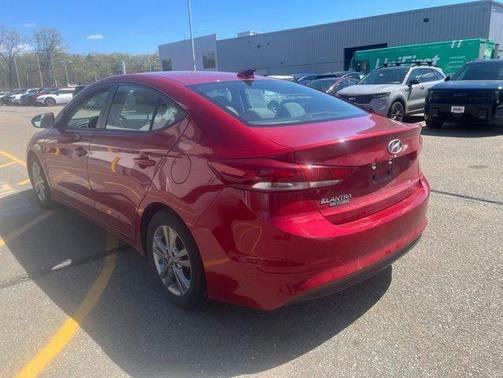 Red 2017 Hyundai ELANTRA SE