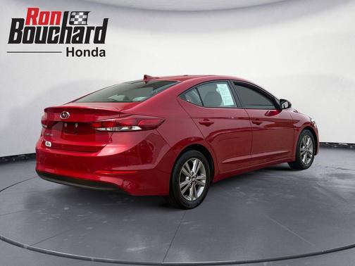 Red 2017 Hyundai ELANTRA SE