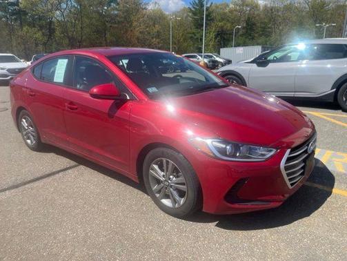 Red 2017 Hyundai ELANTRA SE