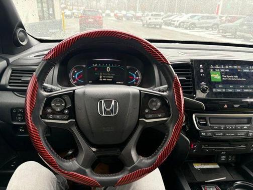 Platinum White Pearl 2022 Honda Pilot AWD Black Edition