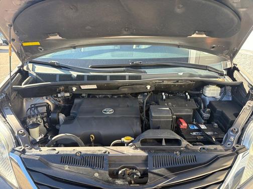 2014 Toyota Sienna L