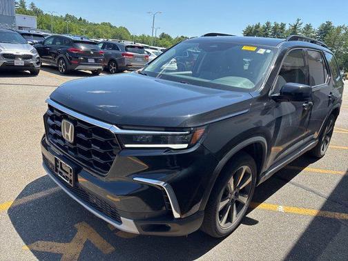 2023 Honda Pilot Touring 8-Passenger