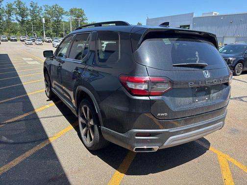 2023 Honda Pilot Touring 8-Passenger