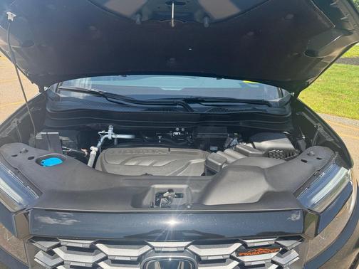 Crystal Black Pearl 2026 Honda Ridgeline TrailSport